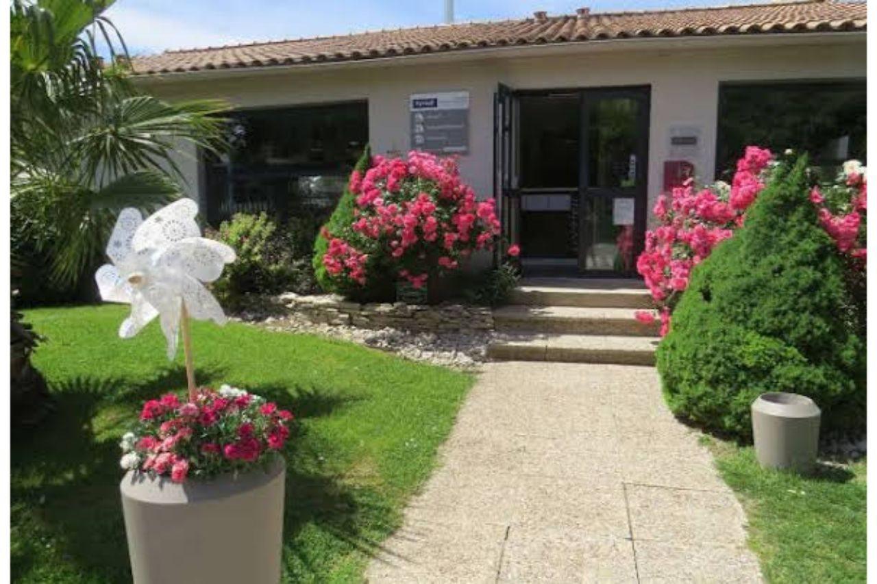 Hotel Kyriad Cap Sud Avignone Esterno foto