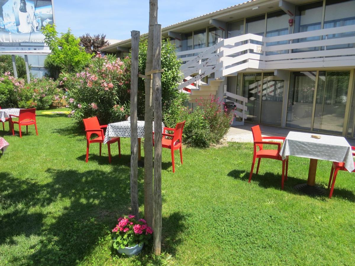 Hotel Kyriad Cap Sud Avignone Esterno foto
