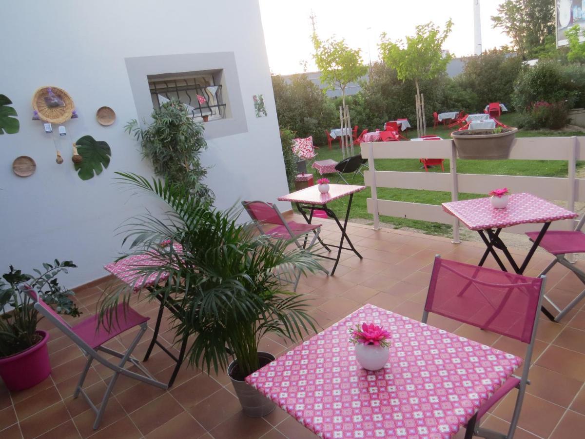 Hotel Kyriad Cap Sud Avignone Esterno foto